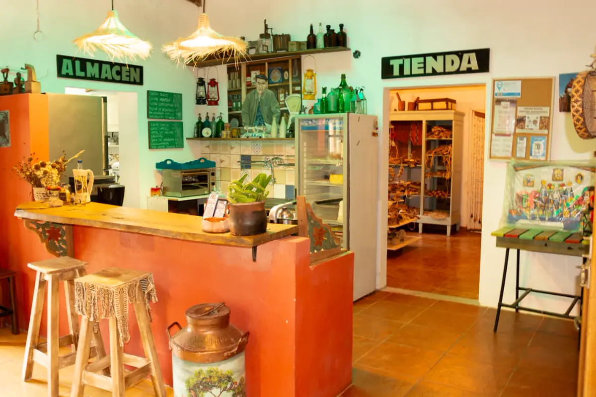 Barra del almacén y la tienda de artesanías